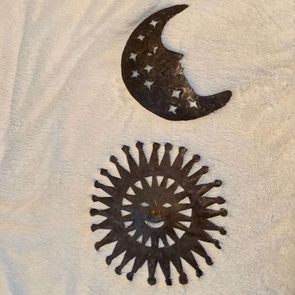Metal moon and sun wallart